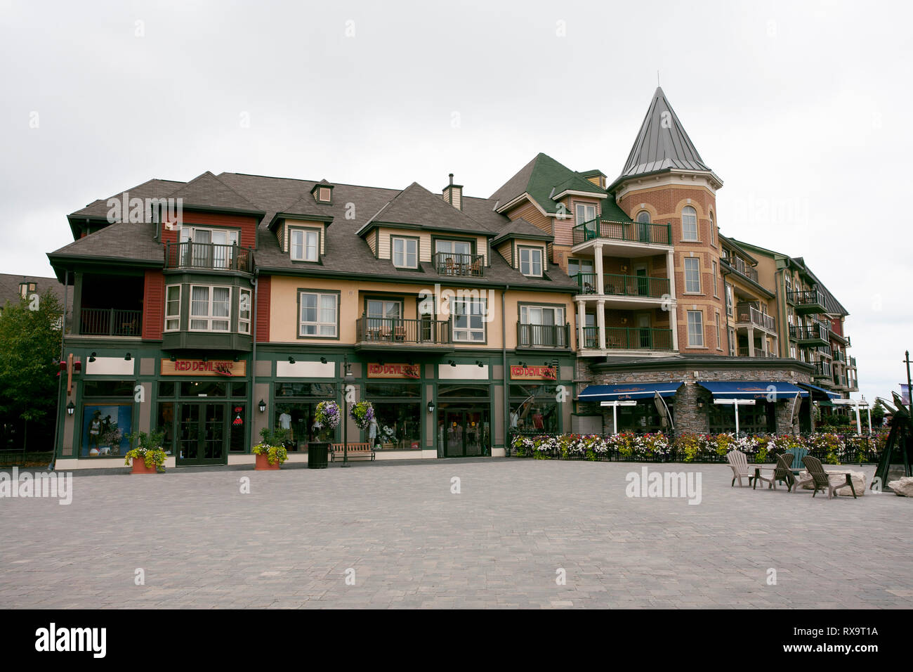 Aug 28 2007 Collingwood Ontario Canada Scenic Building Blue Mountain Village Tourist Attraction Lodging Off-season Stock Photo