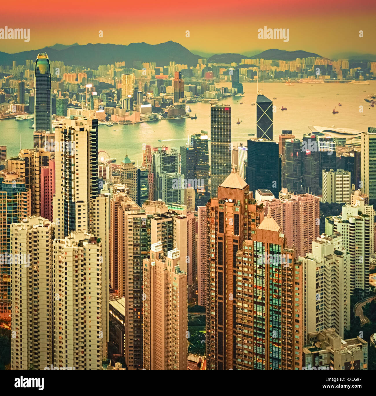 Hong Kong skyline at sunset. View from Victoria peak Stock Photo - Alamy
