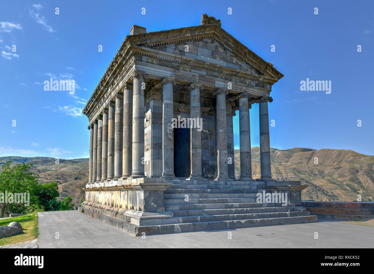 Création de votre Sanctuaire Temple-of-garni-an-ionic-pagan-temple-located-in-the-village-of-garni-armenia-it-is-the-best-known-structure-and-symbol-of-pre-christian-armenia-RXCK52