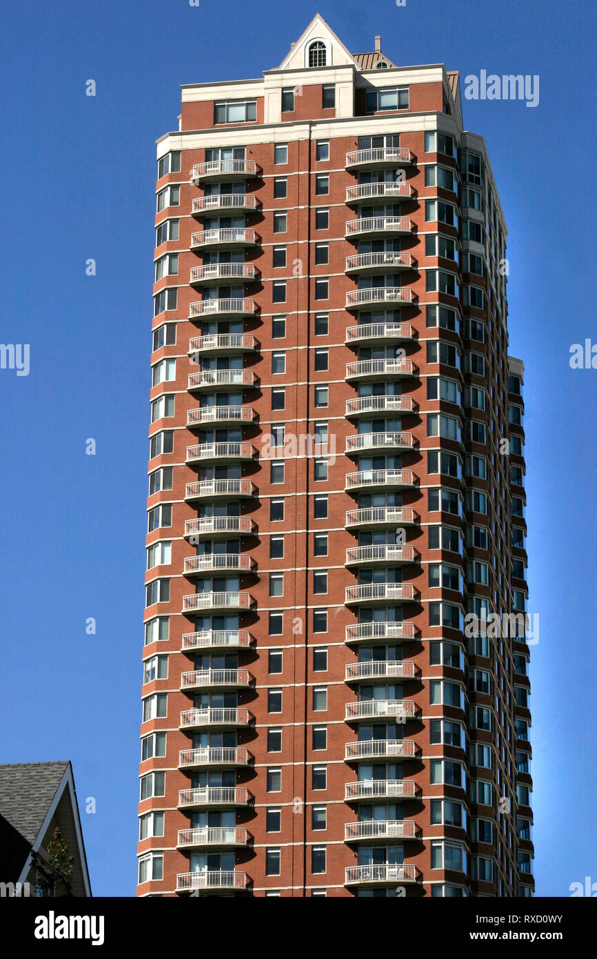 Marbella apartment complex by the Hudson River in Newport, NJ, USA Stock Photo