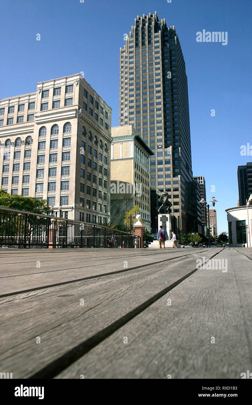 Exchange Place in Jersey City, NJ, with Katyn Memorial in foreground and Merrill Lynch (101 Hudson St) building in the back Stock Photo
