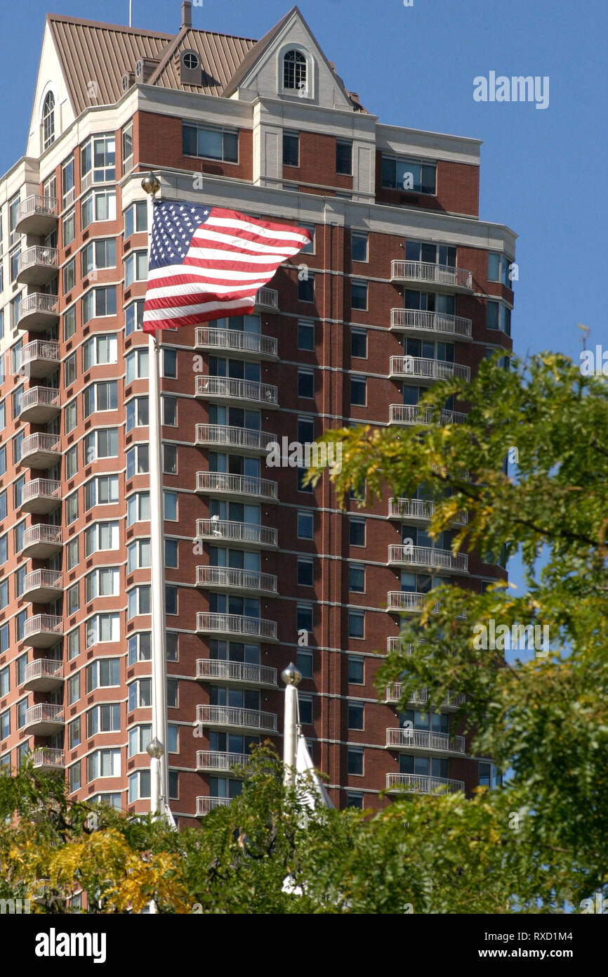 Marbella apartment complex by the Hudson River in Newport, NJ, USA Stock Photo