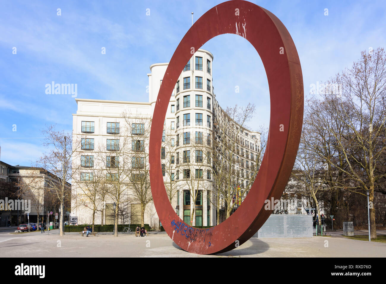 München, Munich: sculpture 'Der Ring', The Charles Hotel in Oberbayern, München, Upper Bavaria, Bayern, Bavaria, Germany Stock Photo