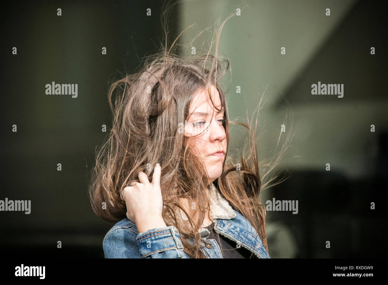 Having a bad hair day hi-res stock photography and images - Alamy