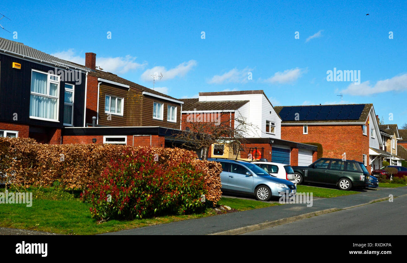 Housing estate uk 1970s hi-res stock photography and images - Alamy
