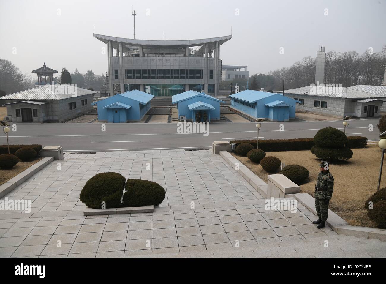 (190309) -- PYONGYANG, March 9, 2019 (Xinhua) -- Photo taken on March 5, 2019 shows pavilions on the military demarcation line (MDL) in the Joint Security Area of the truce village of Panmunjom. Panmunjom became a symbol of division on the Korean Peninsula as the Korean Armistice Agreement, which paused the 1950-53 Korean War, was signed there on July 27, 1953. It is now a symbol of rapprochement and dialogue between the two sides on the Korean peninsula. (Xinhua/Cheng Dayu) Stock Photo
