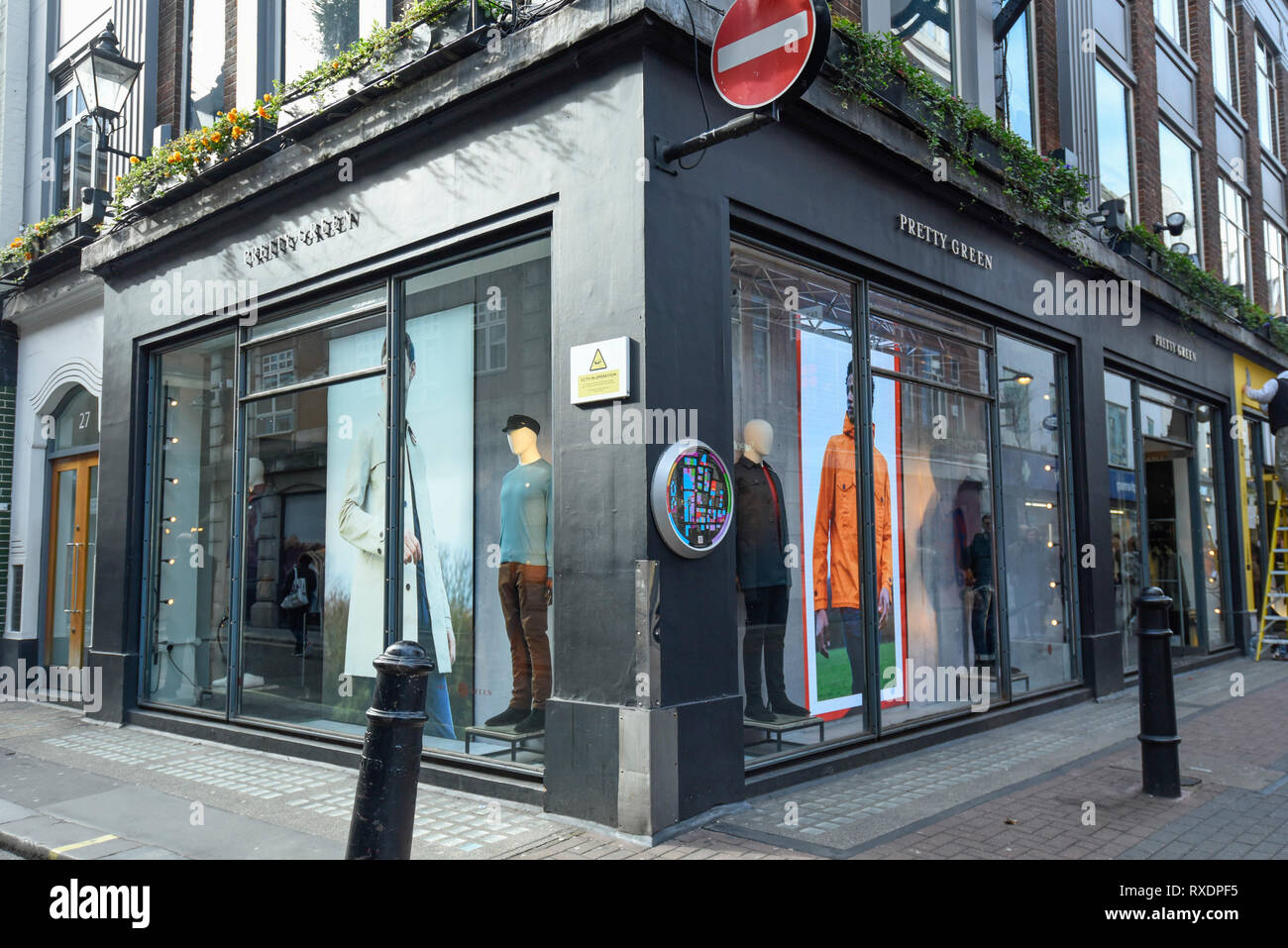 London, UK.  9 March 2019. The exterior of Pretty Green in Carnaby Street.  Pretty Green, a menswear brand founded by Oasis singer Liam Gallagher, has called in advisers to review options for the future of the business.  The loss making company has suffered further, with both the Chairman and finance director leaving recently.  The company's problems coincide with women's fashion brand LK Bennett entering administration in the last few days. Credit: Stephen Chung / Alamy Live News Stock Photo