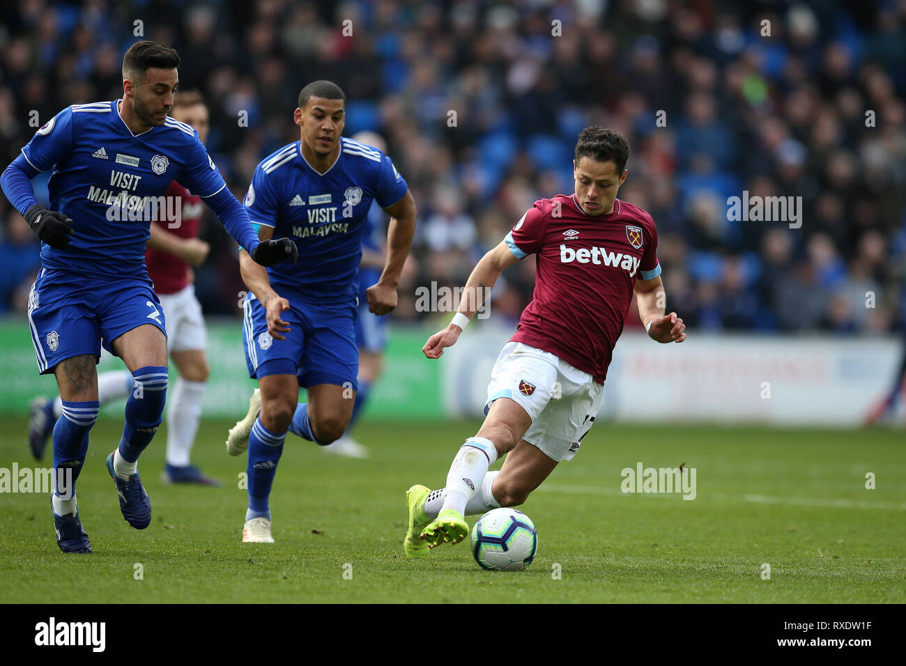 Cardiff, Wales, UK. 09th Mar, 2019.  Javier Hernandez 'Chicharito'  of West Ham United in action. Premier League match, Cardiff City v West Ham Utd at the Cardiff City Stadium on Sat 9th March 2019. this image may only be used for Editorial purposes. Editorial use only, license required for commercial use. No use in betting, games or a single club/league/player publications. pic by Andrew Orchard/Andrew Orchard sports photography/Alamy Live news Credit: Andrew Orchard sports photography/Alamy Live News Stock Photo