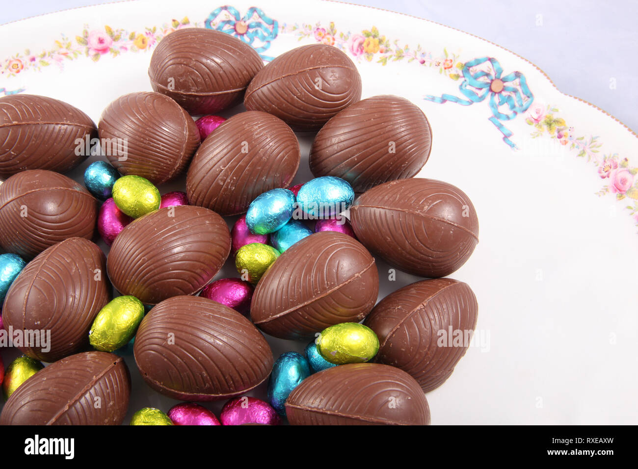 Hollow milk chocolate egg hi-res stock photography and images - Alamy