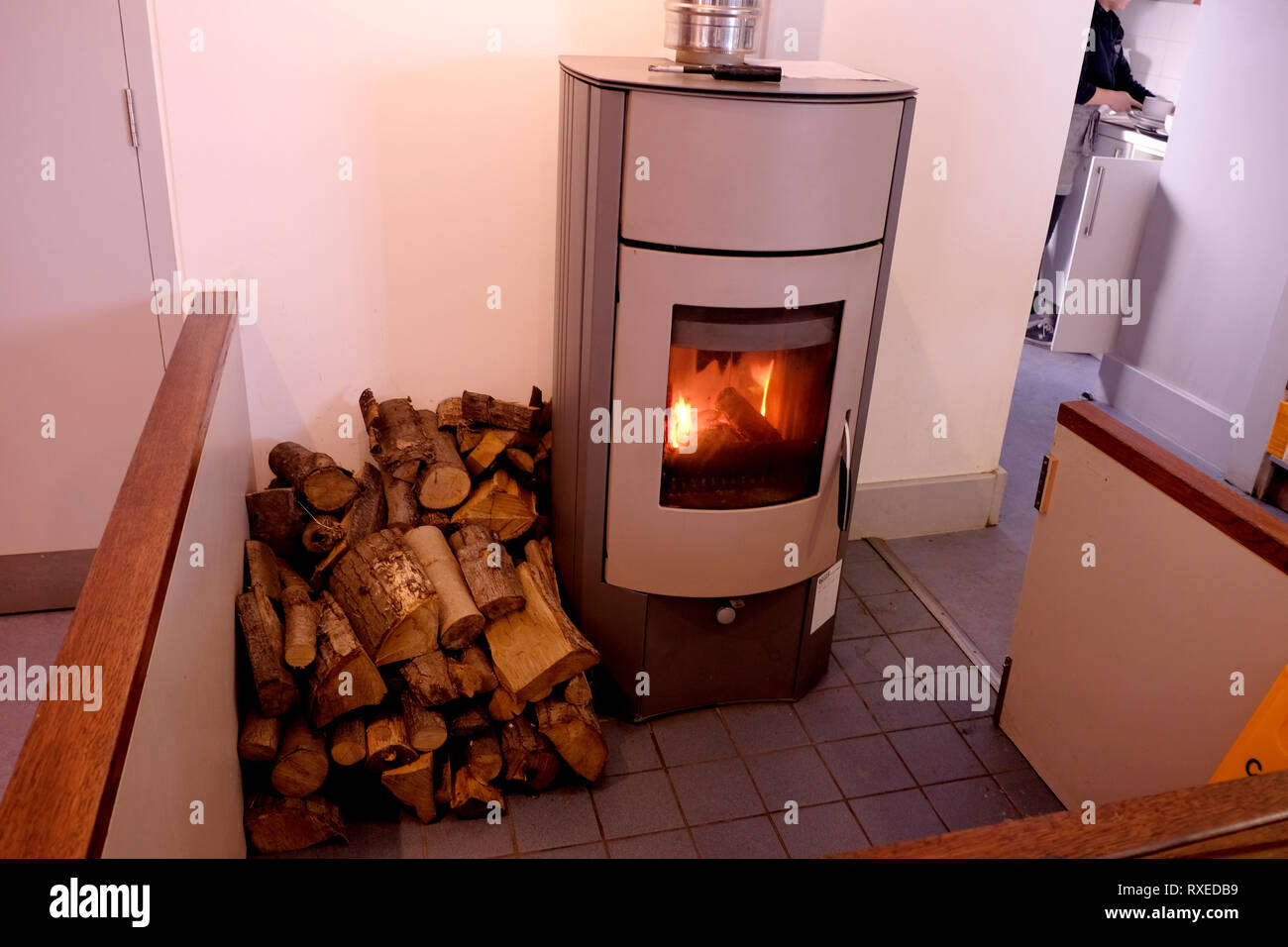 Log burning stove hires stock photography and images Alamy
