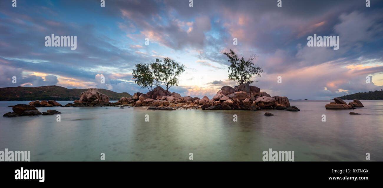 Art Beautiful sunset over the tropical beach Stock Photo - Alamy