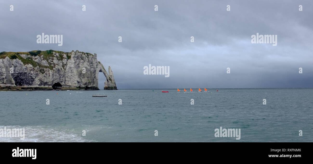 Etretat cliffs boats normandy hi-res stock photography and images - Alamy