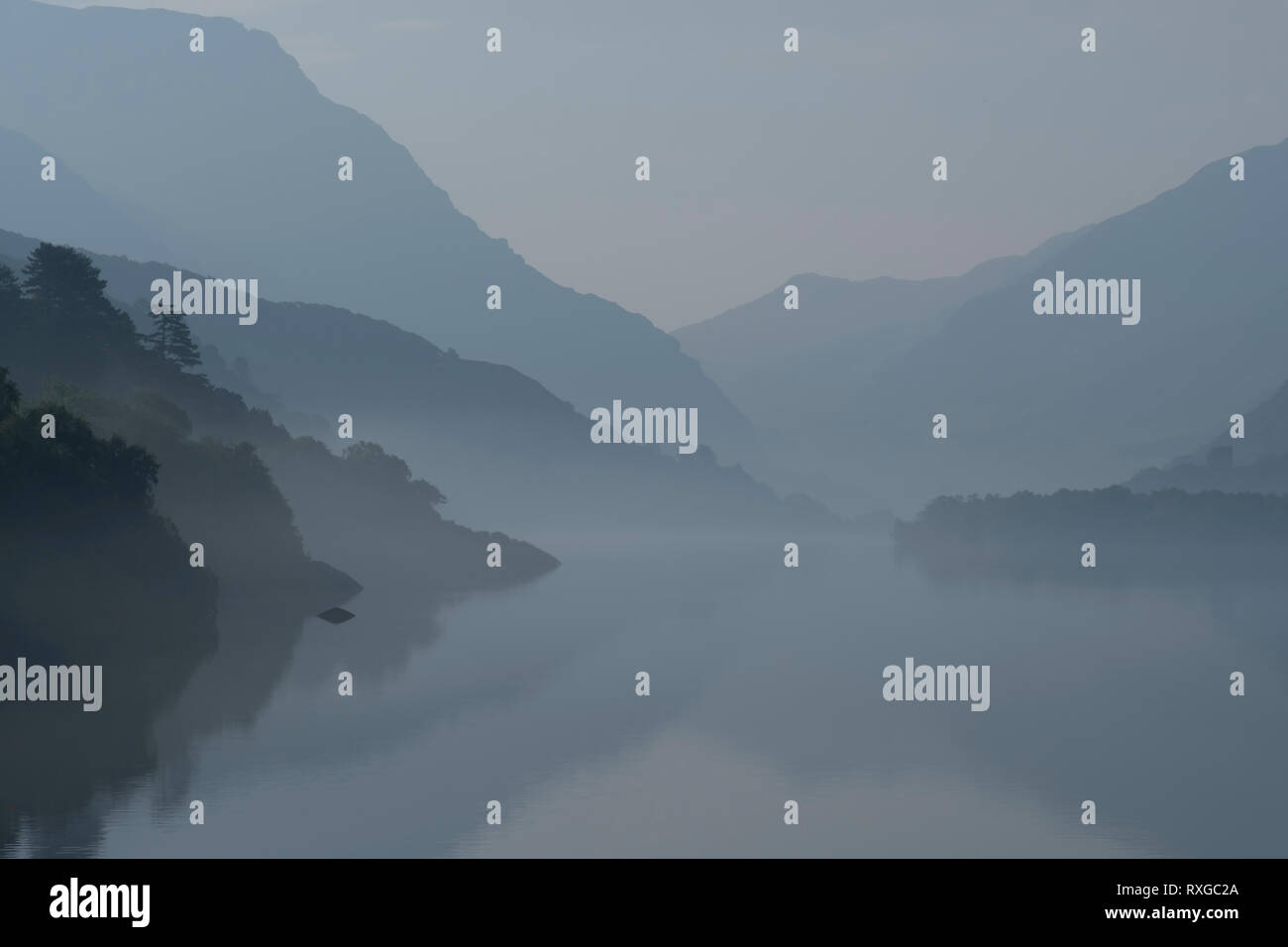 Shades of Grey, Misty Morning at Llyn Padarn and the Llanberis Pass, Snowdonia National Park, North Wales, UK Stock Photo