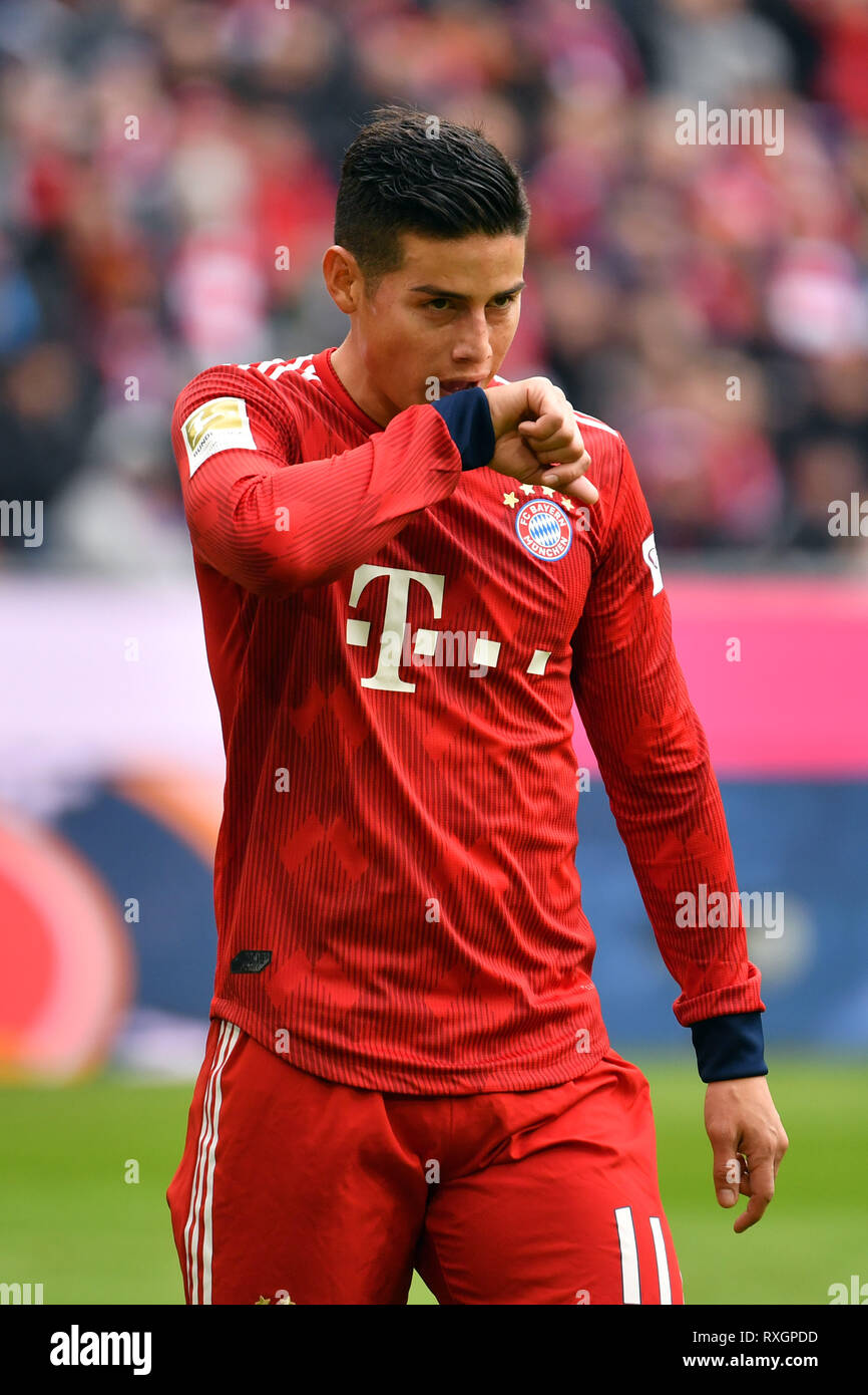 James RODRIGUEZ (Bayern Munich), skeptical, gesture, disappointment,  frustrated, disappointed, frustrated, dejected, action, single image,  single cut motive, half figure, half figure. 1. Bundesliga, 25.matchday,  matchday25, Bayern Munich M) - VFL ...