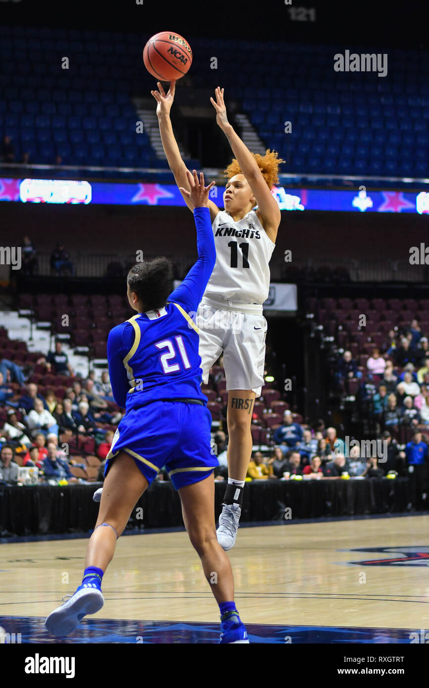 Uncasville, CT, USA. 09th Mar, 2019. Kayla Thigpen (11) of the UCF Knights shoots a jump shot during the NCAA American Conference Tournament Basketball game against the Tulsa Golden Hurricane at Mohegan Sun Arena in Uncasville, CT. Gregory Vasil/CSM/Alamy Live News Stock Photo