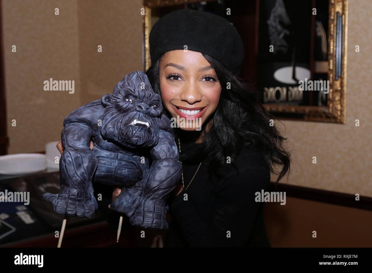 The Cast Of King Kong Celebrates 100 Performances With A Custom Made Cake At The Broadway Theatre Featuring Christiani Pitts Kong Cake Topper Where New York New York United States When 06 Feb
