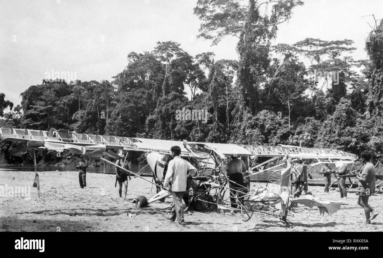 Huaorani tribe ecuador hi-res stock photography and images - Alamy
