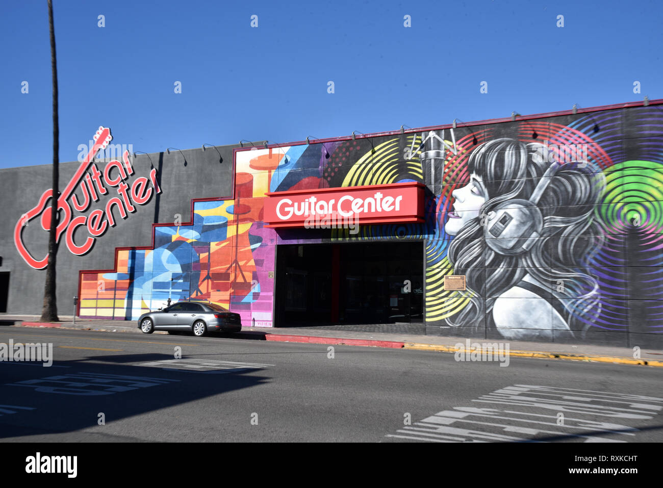 The flagship Music Center store on Sunset Strip where the famous music ...