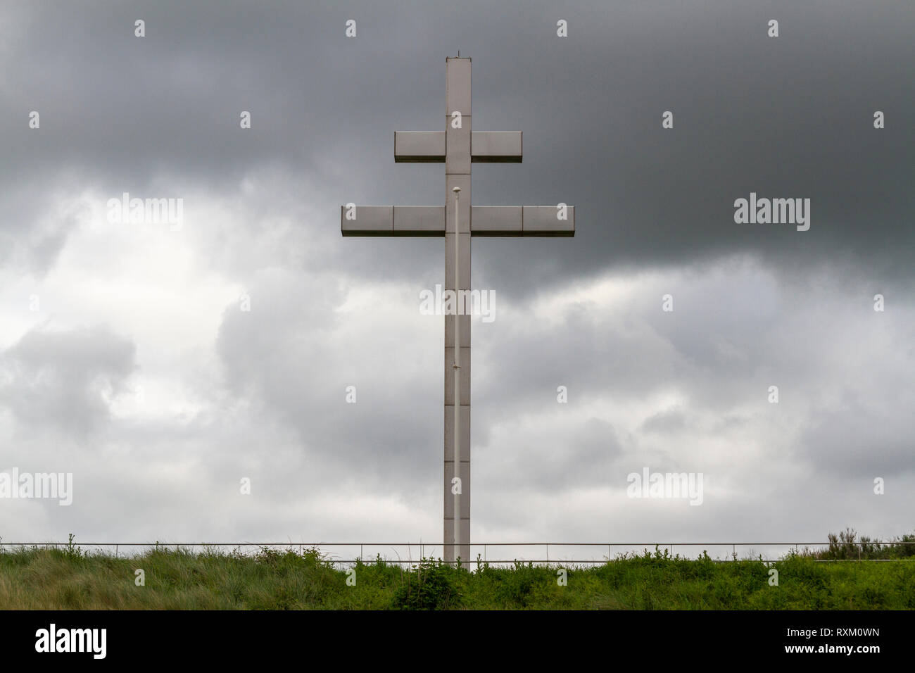 The Cross of Lorraine (Croix de Lorraine) above Juno Beach, Courseulles-sur-mer, Normandy, France. Stock Photo