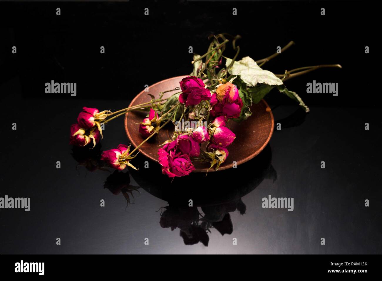 Dried dwarf roses. Cut bouquet of roses. Dead flowers Stock Photo - Alamy