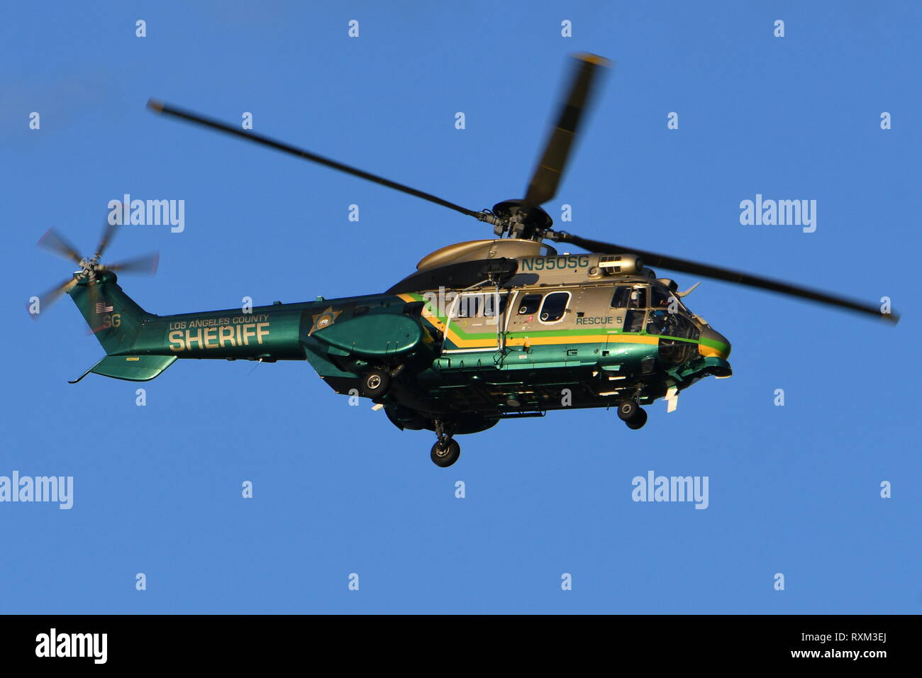 LOS ANGELES COUNTY SHERIFF DEPARTMENT EUTROCOPTER AS332L SUPER PUMA N950SG. Stock Photo