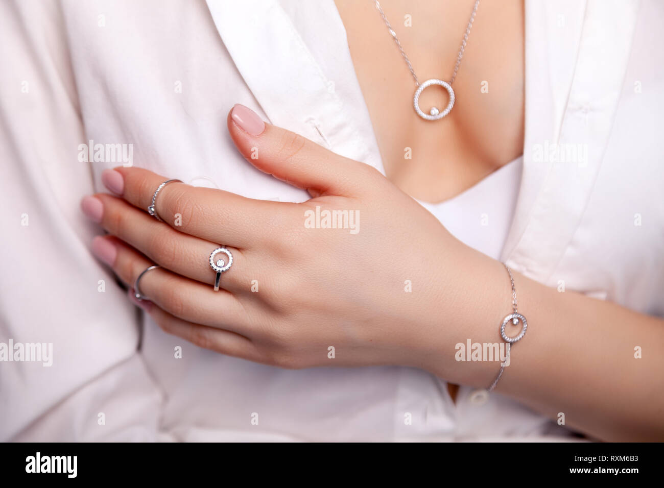 Romantic Ladies Wedding Jewelry Gift Luxury Female Finger Ring Jewelry  Simple Fashion Leaves 925 Sterling Silver Rings for Women - China Women  Jewelry and Jewelry price | Made-in-China.com