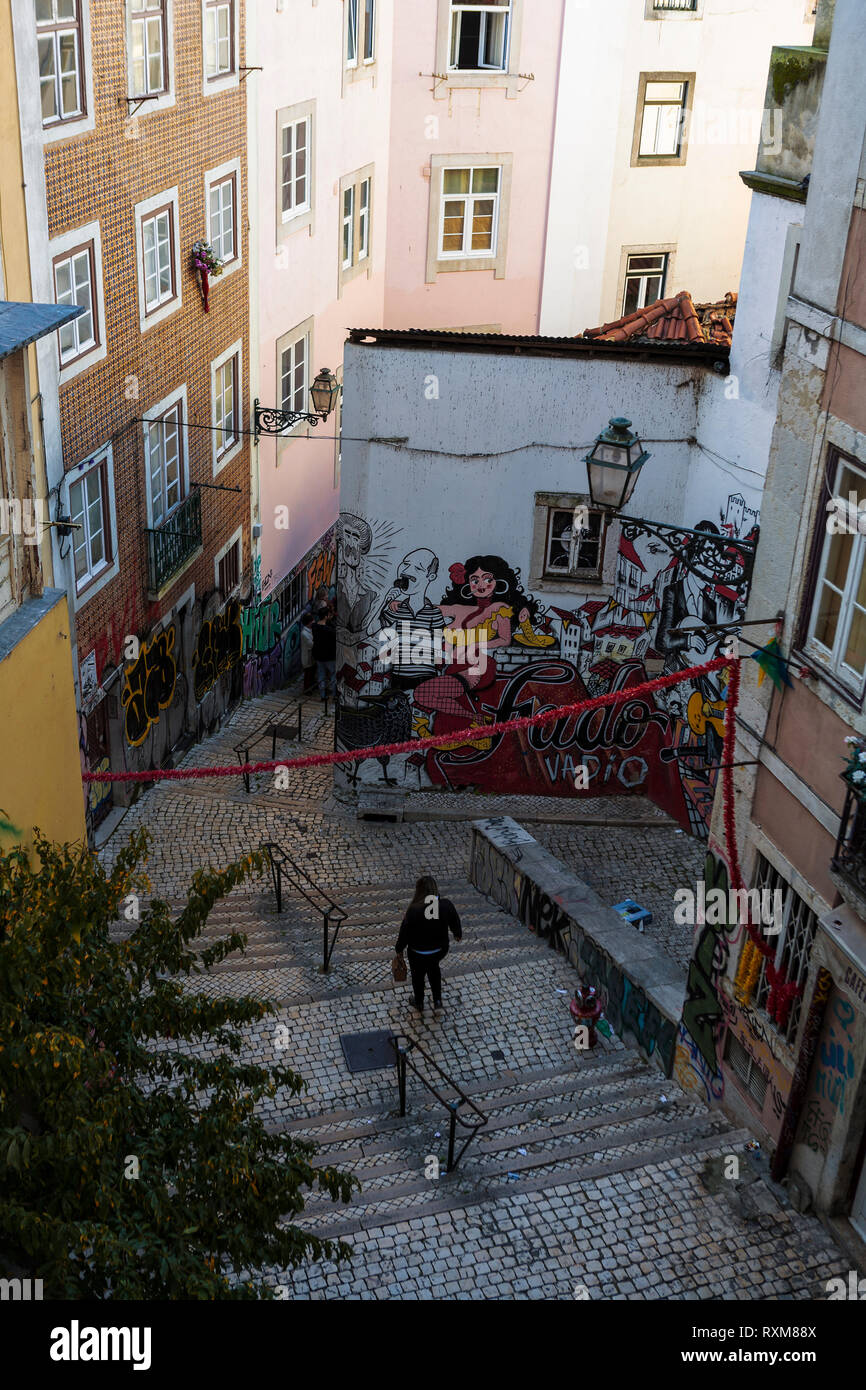 Escadinhas de São Cristóvão, a steep path down to the Baixa from Largo São Cristóvão, Lisbon, Portugal Stock Photo