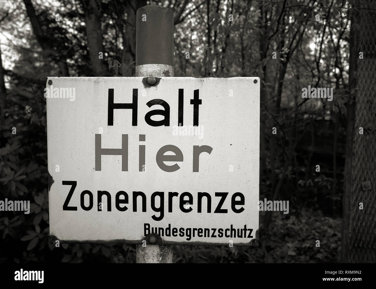 Sign at the former inner-German border with the inscription 'Stop, here zone boundary' Stock Photo