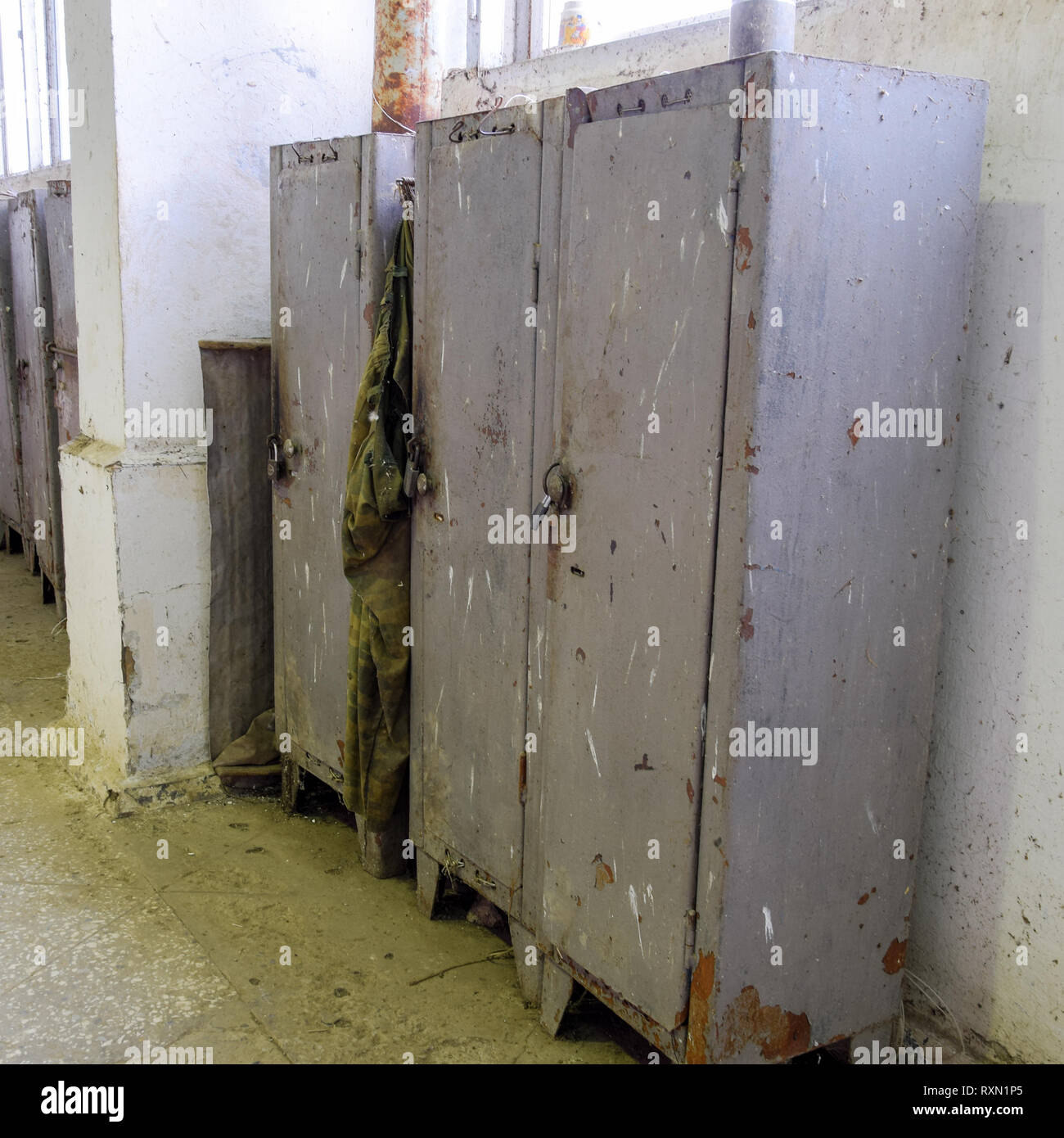 Iron lockers hi-res stock photography and images - Alamy