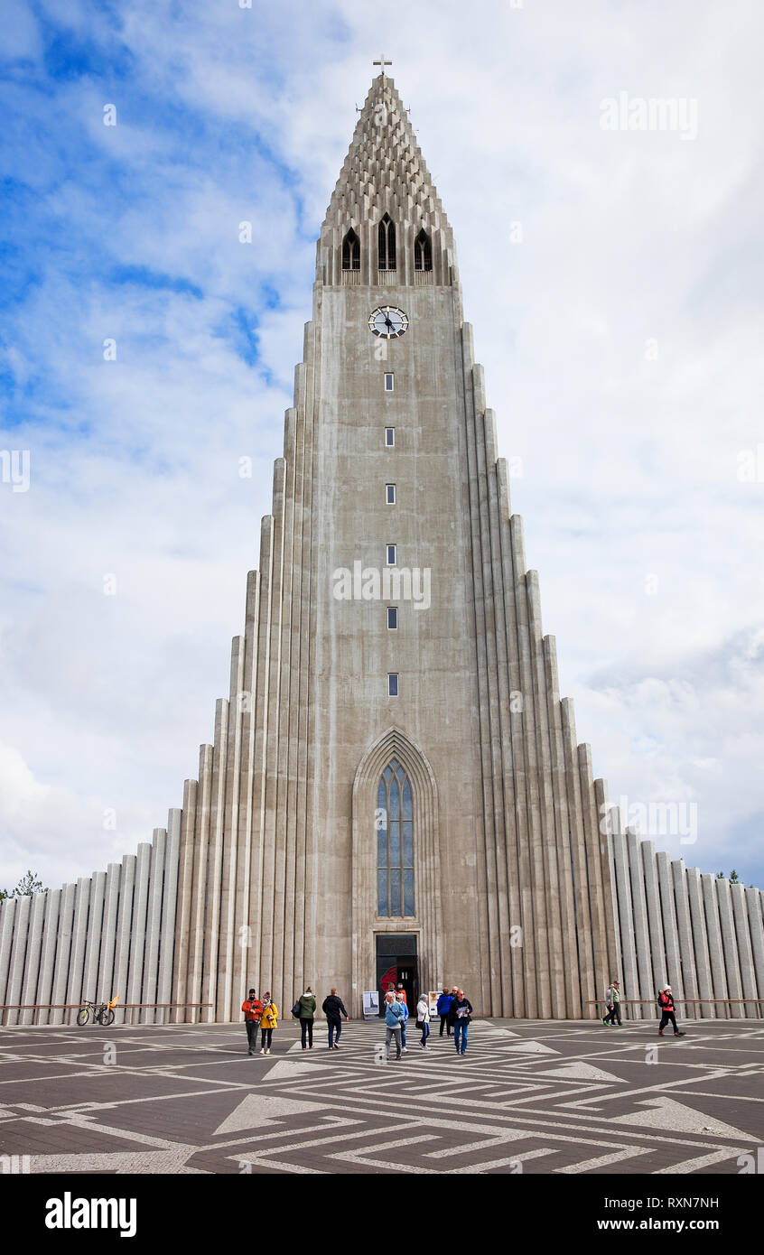 Reykjavik's most imposing and visited landmark, Hallgrimskirka is an Evangelical-Lutheran church designed by architect Gudjon Samuelsson, Reykjavik, Iceland Stock Photo