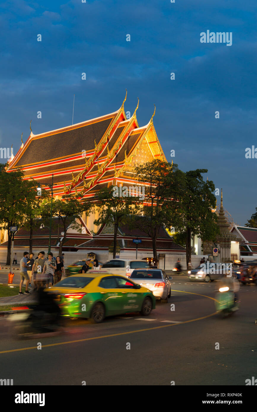 Illuminated budhdist pagoda in Phra Buddhasaiyas temple, Bangkok, Thailand Stock Photo