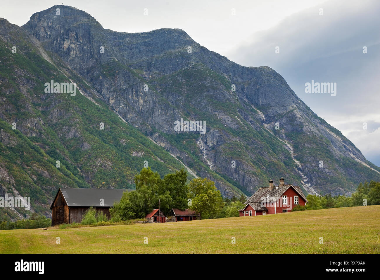 Farm on the Haereid Mountain Plateau southeast of Eidfjord, Norway Stock Photo