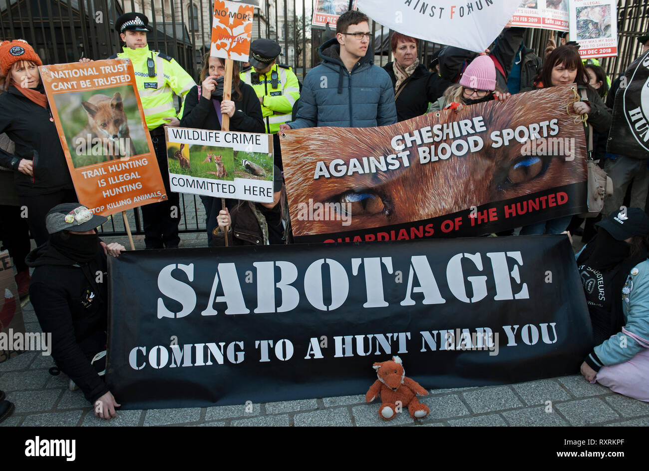Enforce Anti Fox Hunting Laws Demonstration London Stock Photo Alamy