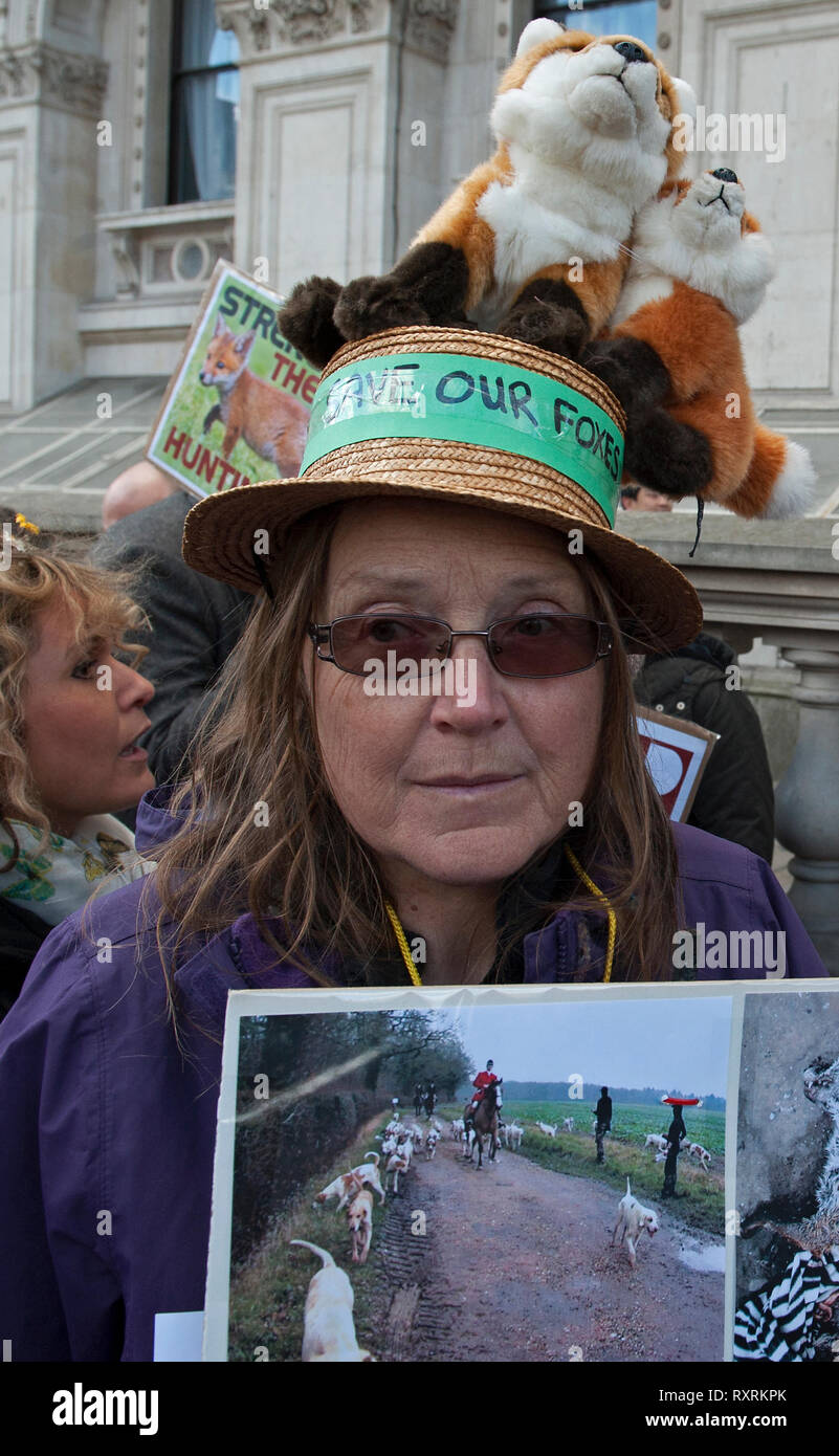 Enforce Anti Fox Hunting Laws Demonstration - London Stock Photo - Alamy