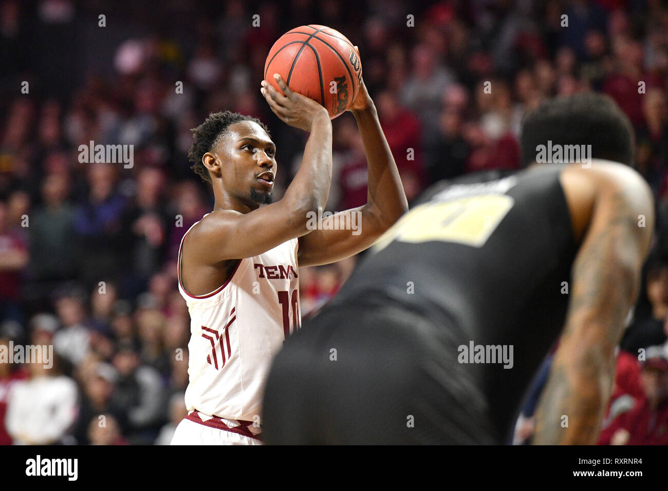 Philadelphia, Pennsylvania, USA. 9th Mar, 2019. Temple Owls guard SHIZZ ALSTON JR. (10) shoots a free throw during the American Athletic Conference basketball game played at the Liacouras Center in Philadelphia. Temple beat #25 UCF 67-62. Credit: Ken Inness/ZUMA Wire/Alamy Live News Stock Photo
