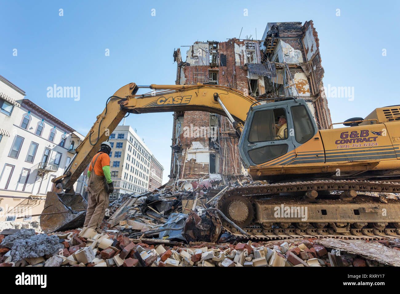 Burlington, Iowa, USA. 10th March, 2019. On a warming Sunday afternoon