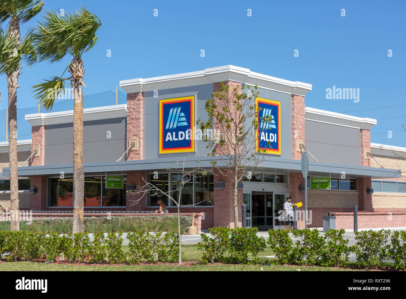 Page 2 Aldi South High Resolution Stock Photography And Images Alamy