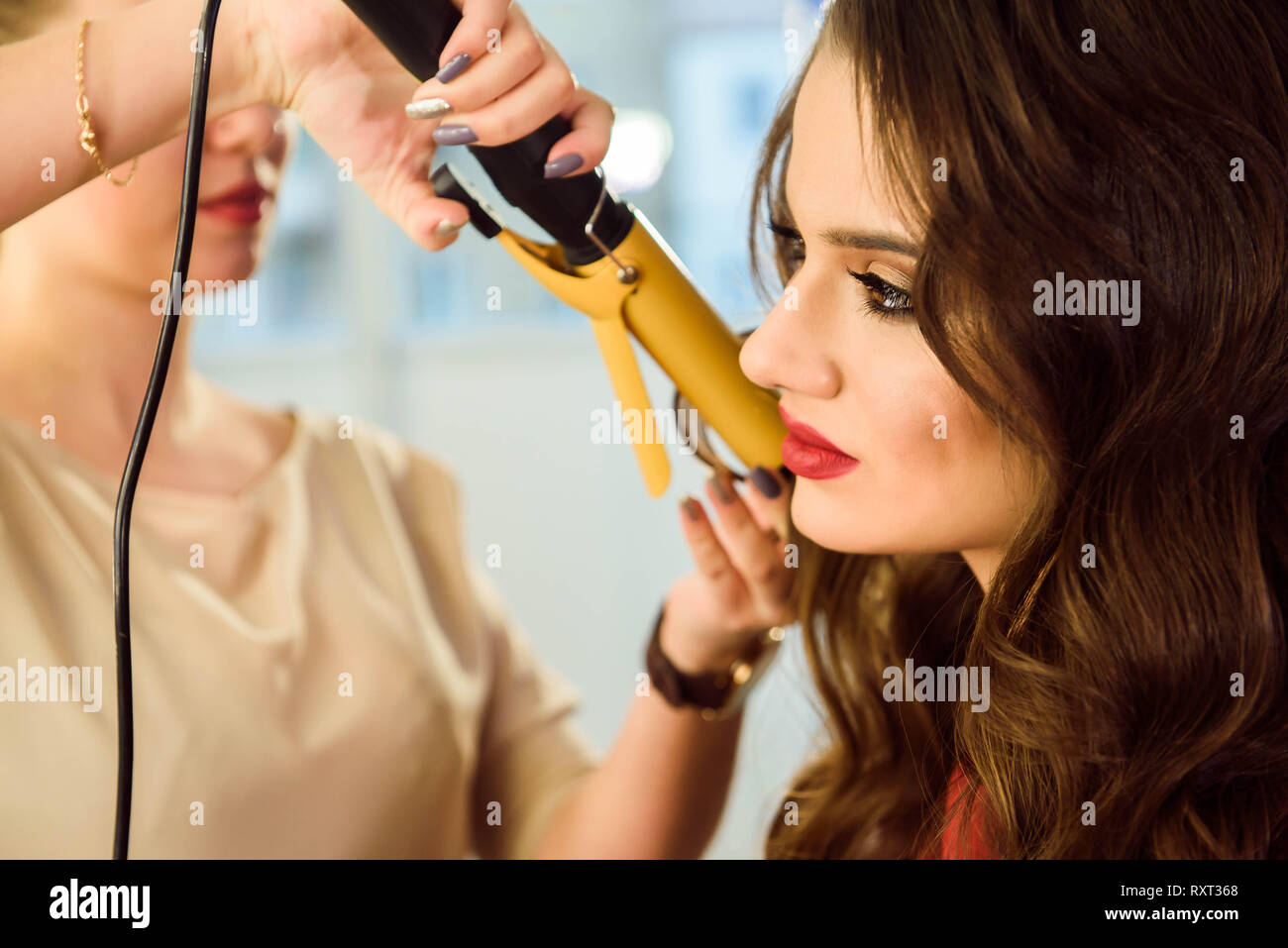 Close Up Hairdresser Coiffeur Makes Hairstyle Hair School Stock