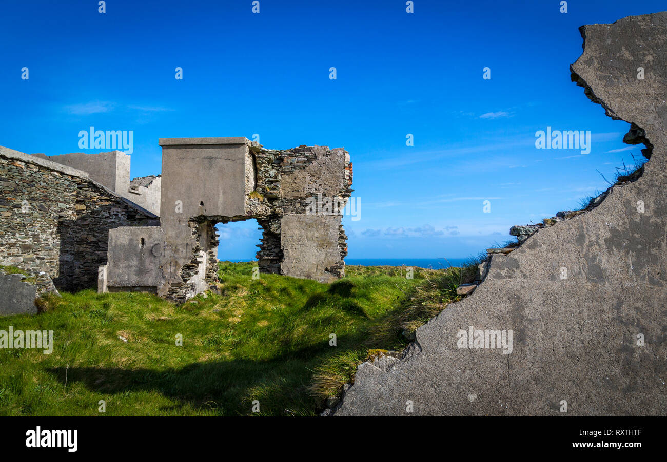 ruins and tower at Brow Head, West Cork Stock Photo