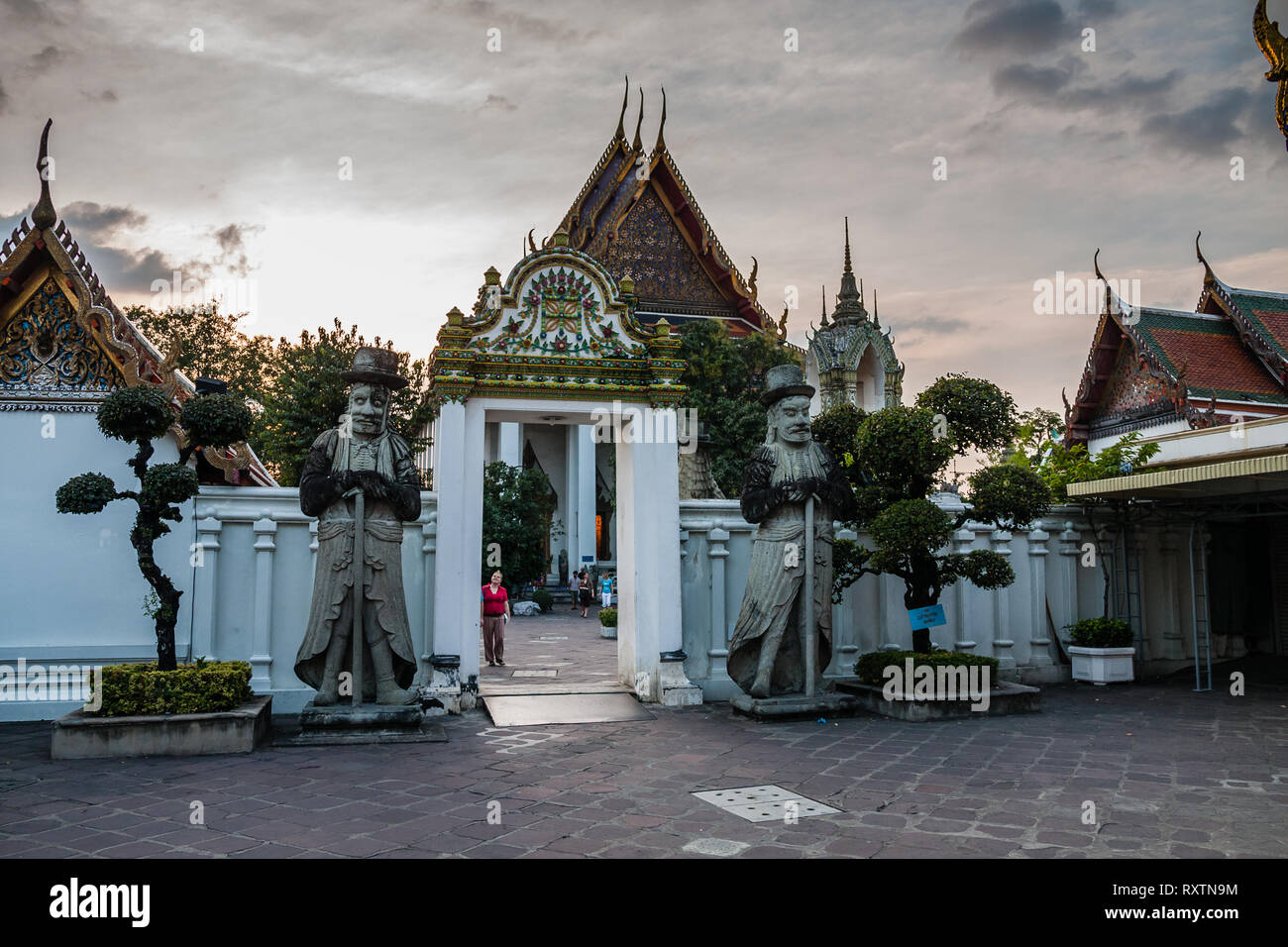 The Temple of the Reclining Buddha at sunset, Bangkok Stock Photo