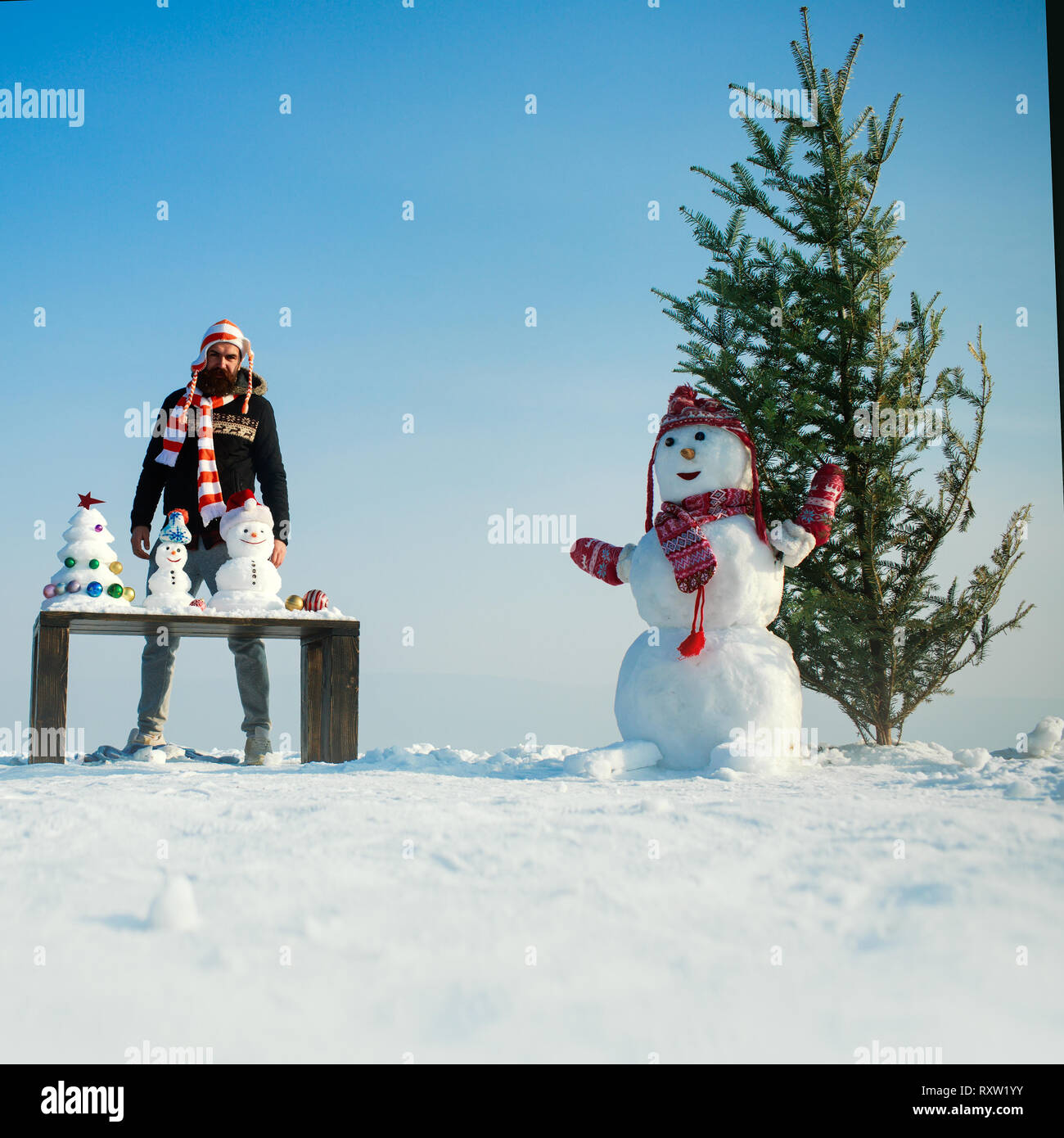 Page 3 Winter Landscape With Snowman High Resolution Stock Photography And Images Alamy