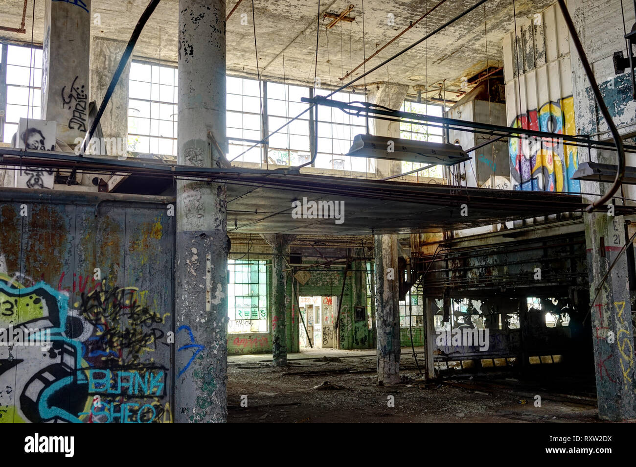 Detroit, Michigan, United States - October 18 2018: View of the abandoned Fisher  Body Plant in Detroit. The Fisher Body Plant sprawls multiple city Stock  Photo - Alamy