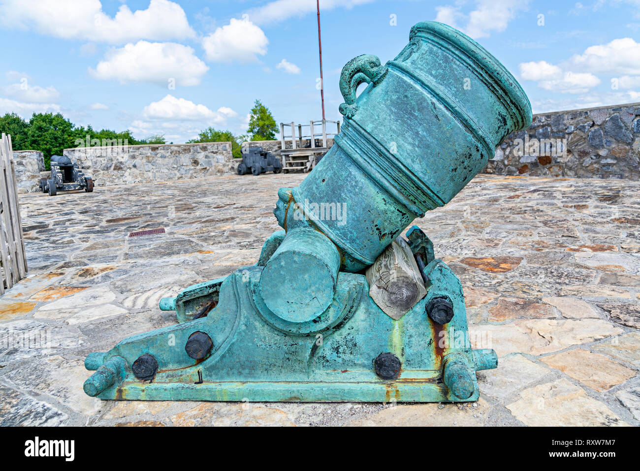 Mortar gun hi-res stock photography and images - Alamy