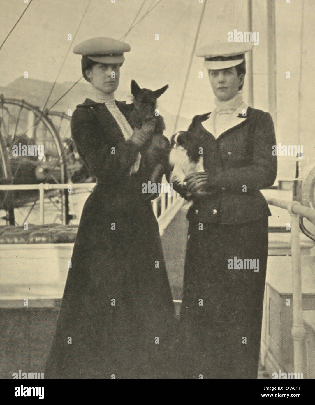 Queen Alexandra and Princess Victoria on the Royal Yacht Stock Photo