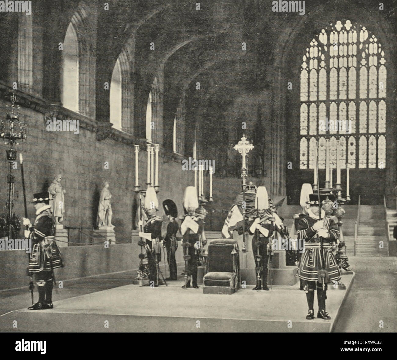The body of King Edward VII lying in state at Westminster Hall, London Stock Photo