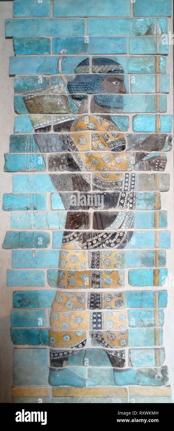 Archer from the 'archers frieze', Palace of Darius, Susa, Iran. bricks with a glaze. Achaemenid Era, Reign of Darius I. 510 BC. Stock Photo