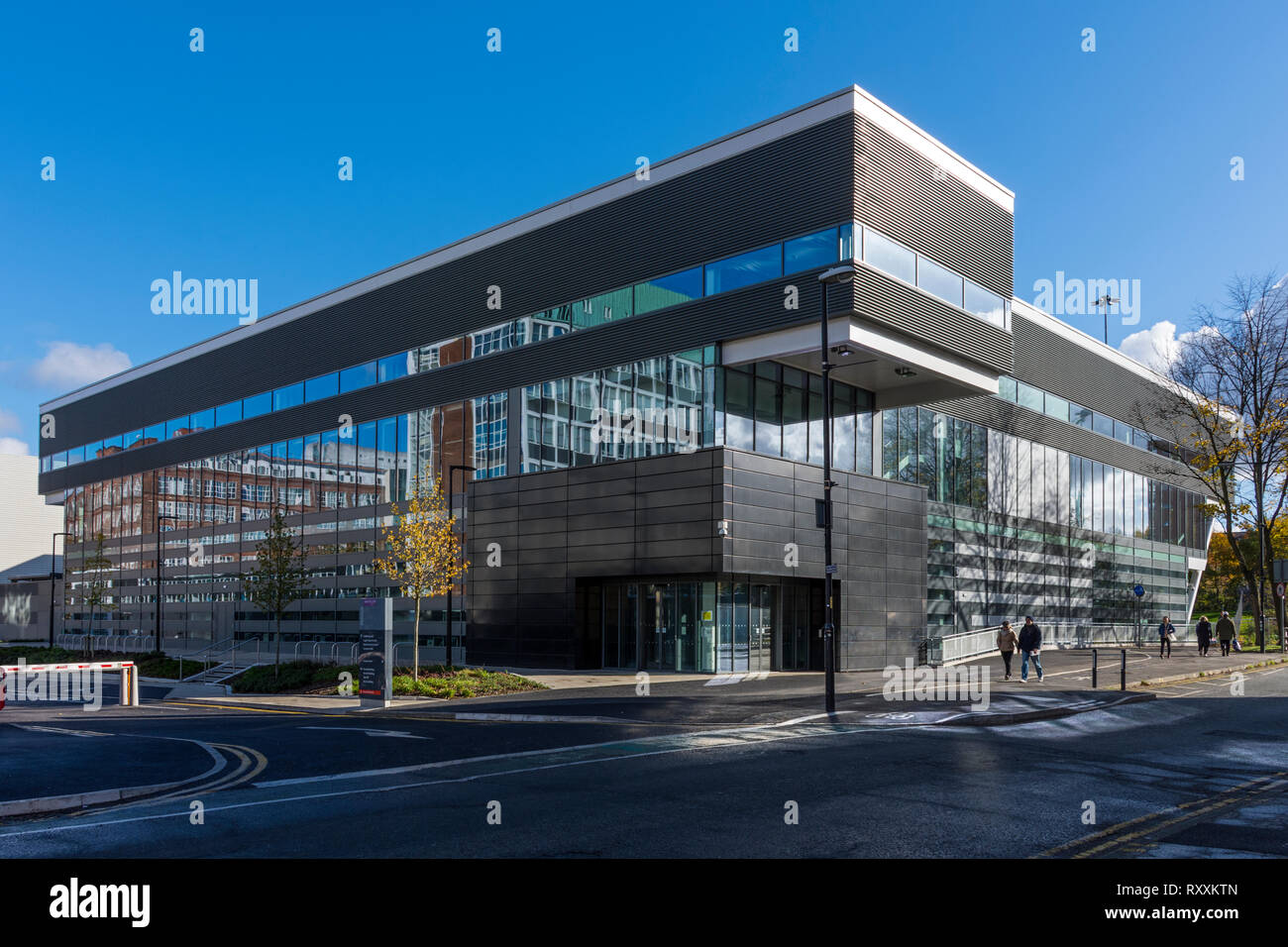 The University of Manchester Graphene Engineering Innovation Centre (GEIC) building (Rafael Viñoly 2018), Sackville Street, Manchester, England, UK Stock Photo