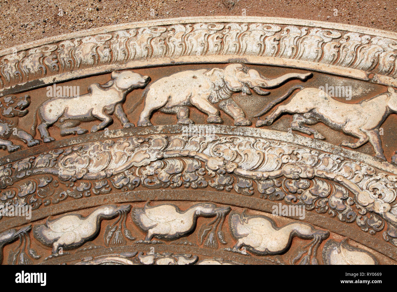 Sri lanka temple elephant carving hires stock photography and images