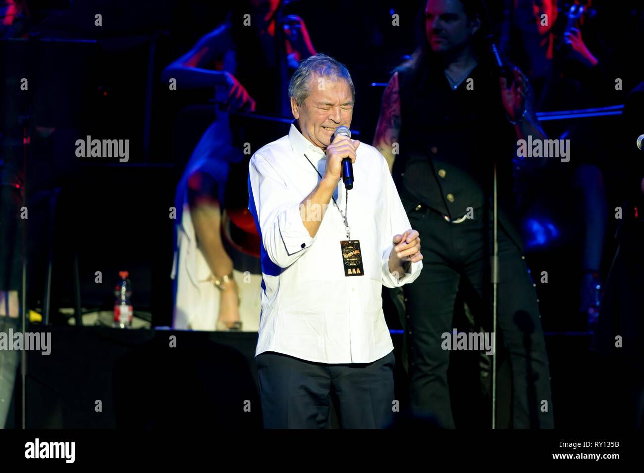 Berlin, Deutschland. 10th Mar, 2019. 10.03.2019, the British rock singer and frontman of Deep Purple Ian Gillan live on stage at ROCK MEETS CLASSIC 2019 at the Tempodrom in Berlin. | 10.03.2019, British rock singer and frontman of Deep Purple Ian Gillan performing live on stage at ROCK MEETS CLASSIC 2019 at the Tempodrom in Berlin, Germany. | usage worldwide Credit: dpa/Alamy Live News Stock Photo