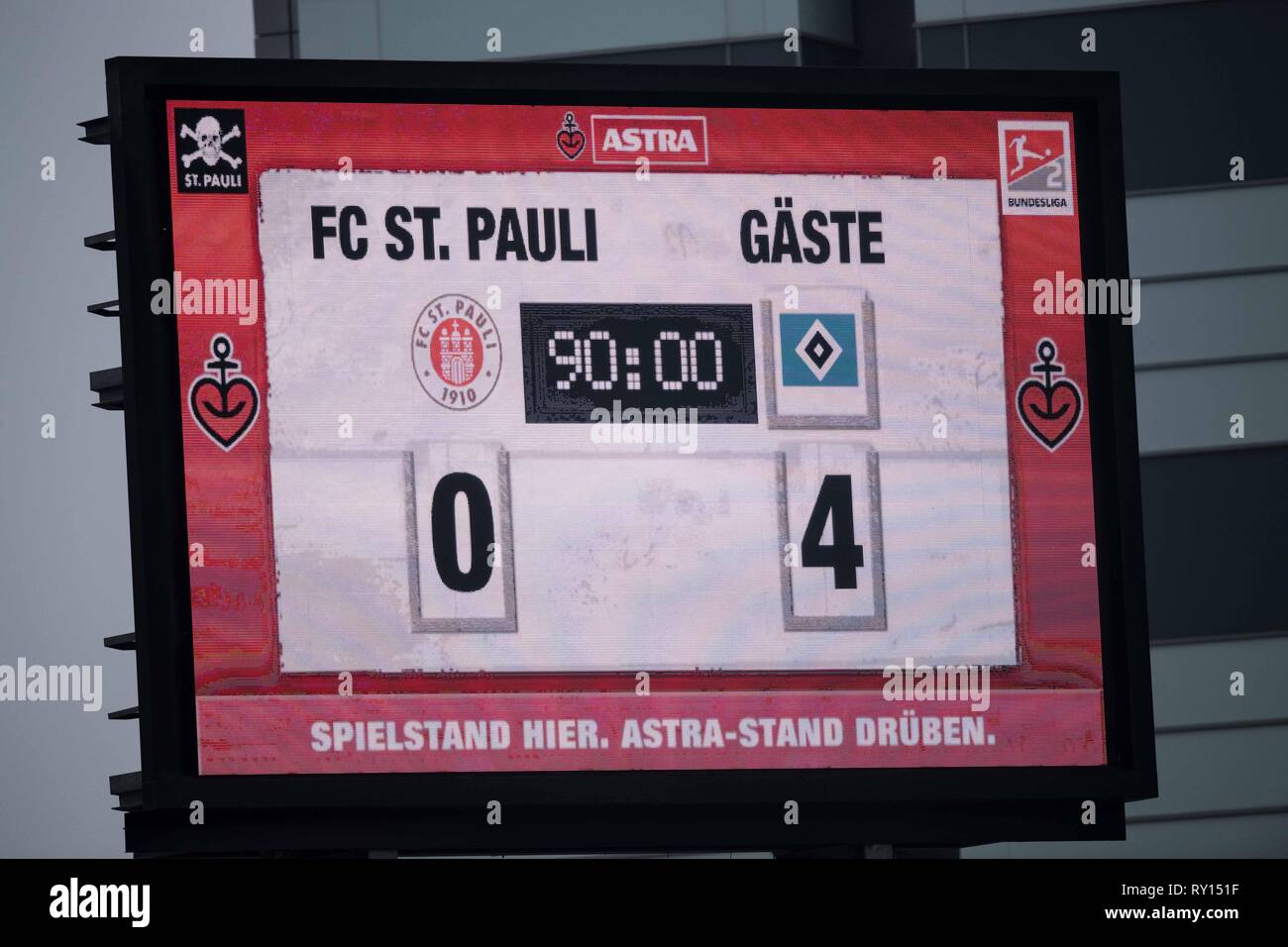 Hamburg, Deutschland. 10th Mar, 2019. Final score on the scoreboard,  display, monitor, video wall, screen, score, feature, general, edge motif,  end, end result, football 2nd Bundesliga, 25th matchday, FC St.Pauli  (St.Pauli) -